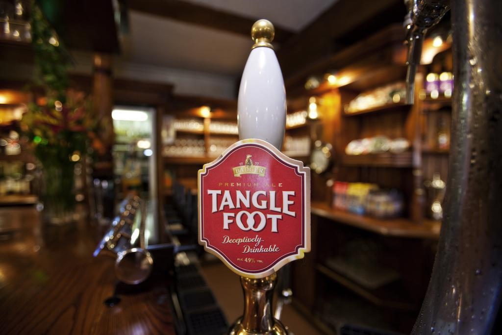 Longfrie Inn Saint Saviour エクステリア 写真