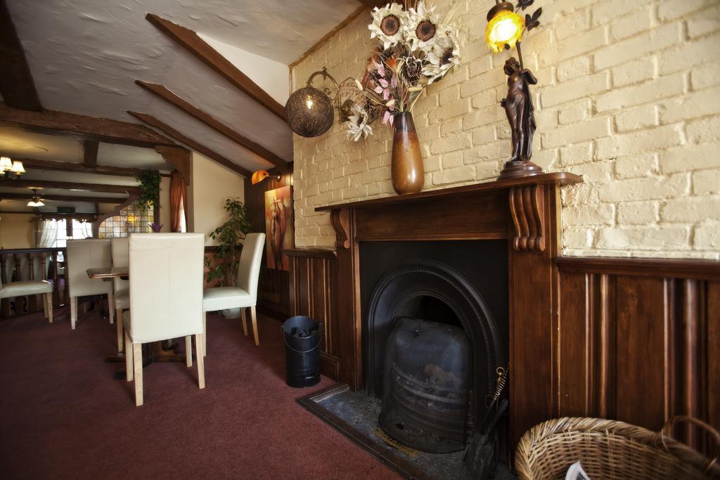 Longfrie Inn Saint Saviour エクステリア 写真