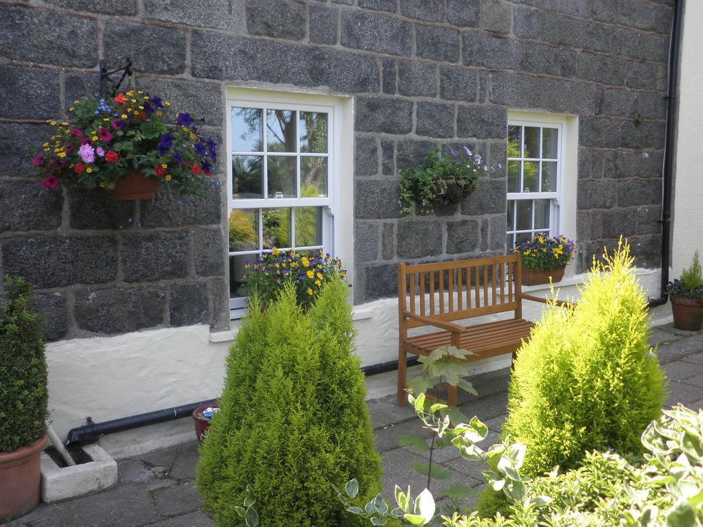 Longfrie Inn Saint Saviour エクステリア 写真